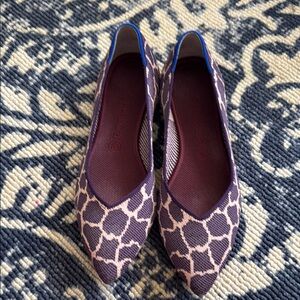 Rothys VHTF purple giraffe point 1 flat